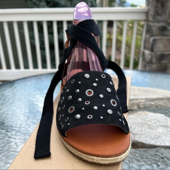 🍀 Lucky Brand Daytah2 Black Mumbai Nubuck Leather Ankle Tie Sandals Size 7M - Picture 2 of 9